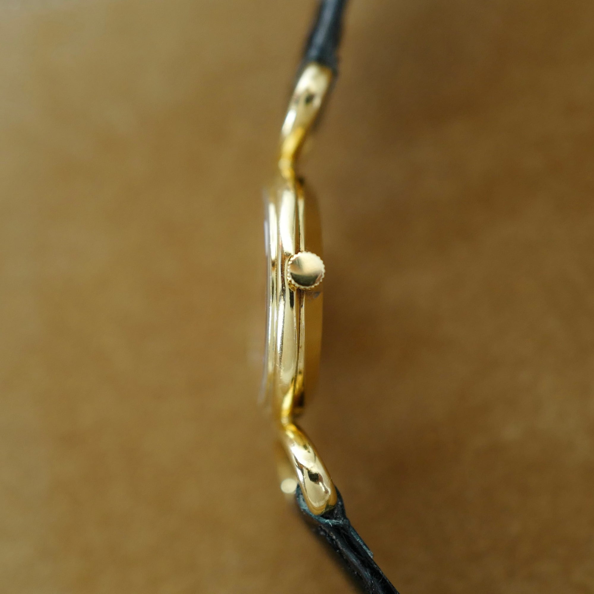 Paiget Yellow Gold Anneaux Coral Dial Ref. 9802D