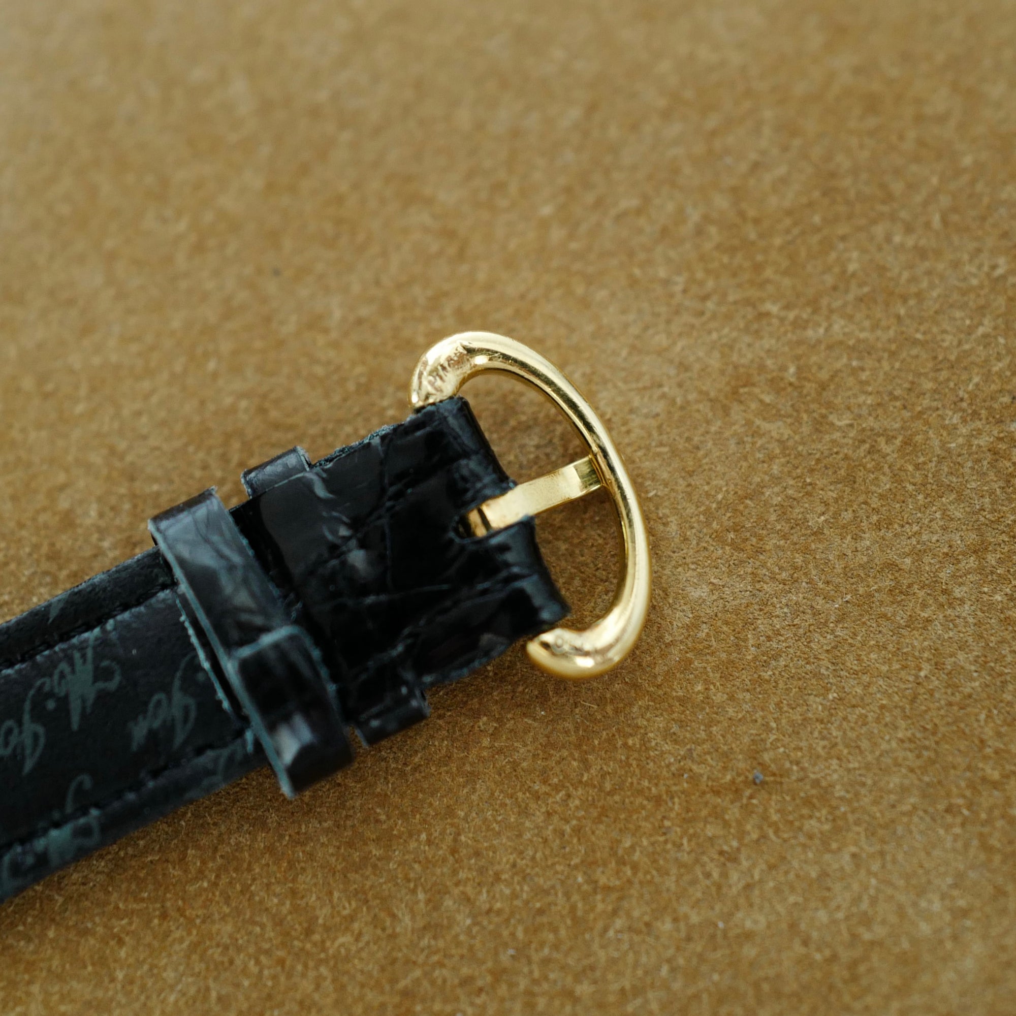 Paiget Yellow Gold Anneaux Coral Dial Ref. 9802D