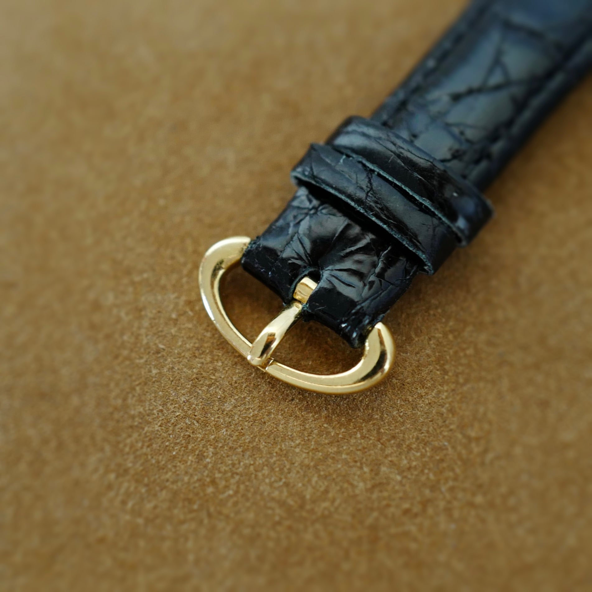 Paiget Yellow Gold Anneaux Coral Dial Ref. 9802D