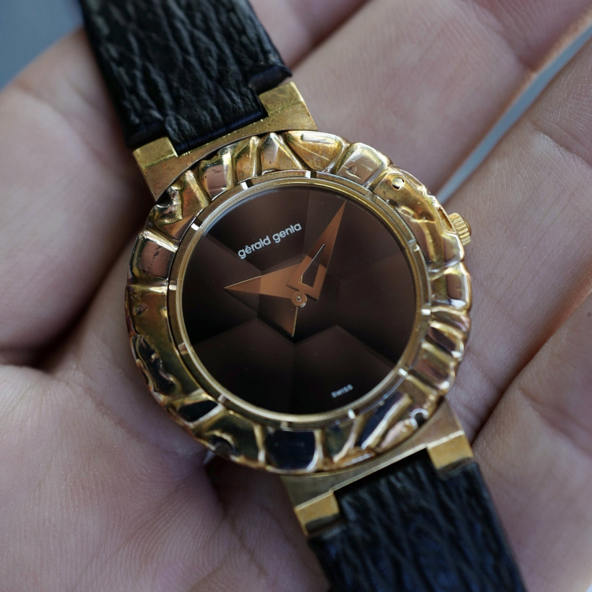 Gerald Genta Quartz Dress Watch Ref. G.3123.7 with Faceted Crystal