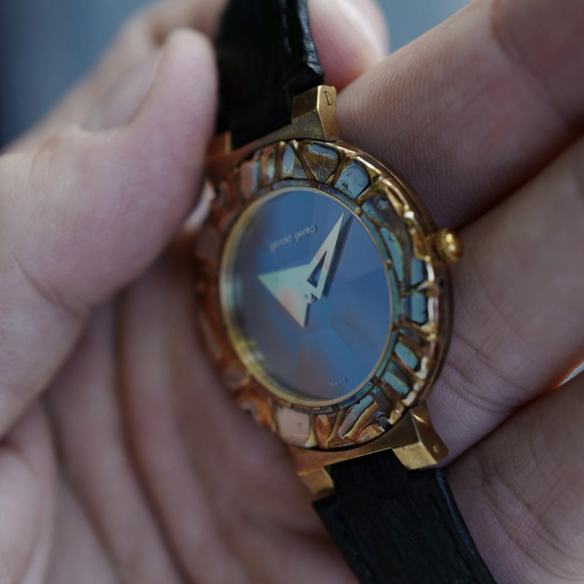 Gerald Genta Quartz Dress Watch Ref. G.3123.7 with Faceted Crystal