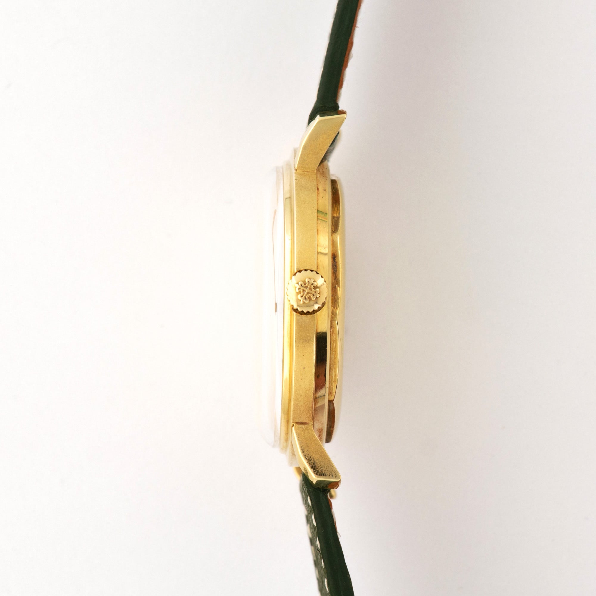 Patek Philippe - Patek Philippe Yellow Gold Calatrava 3445 - The Keystone Watches