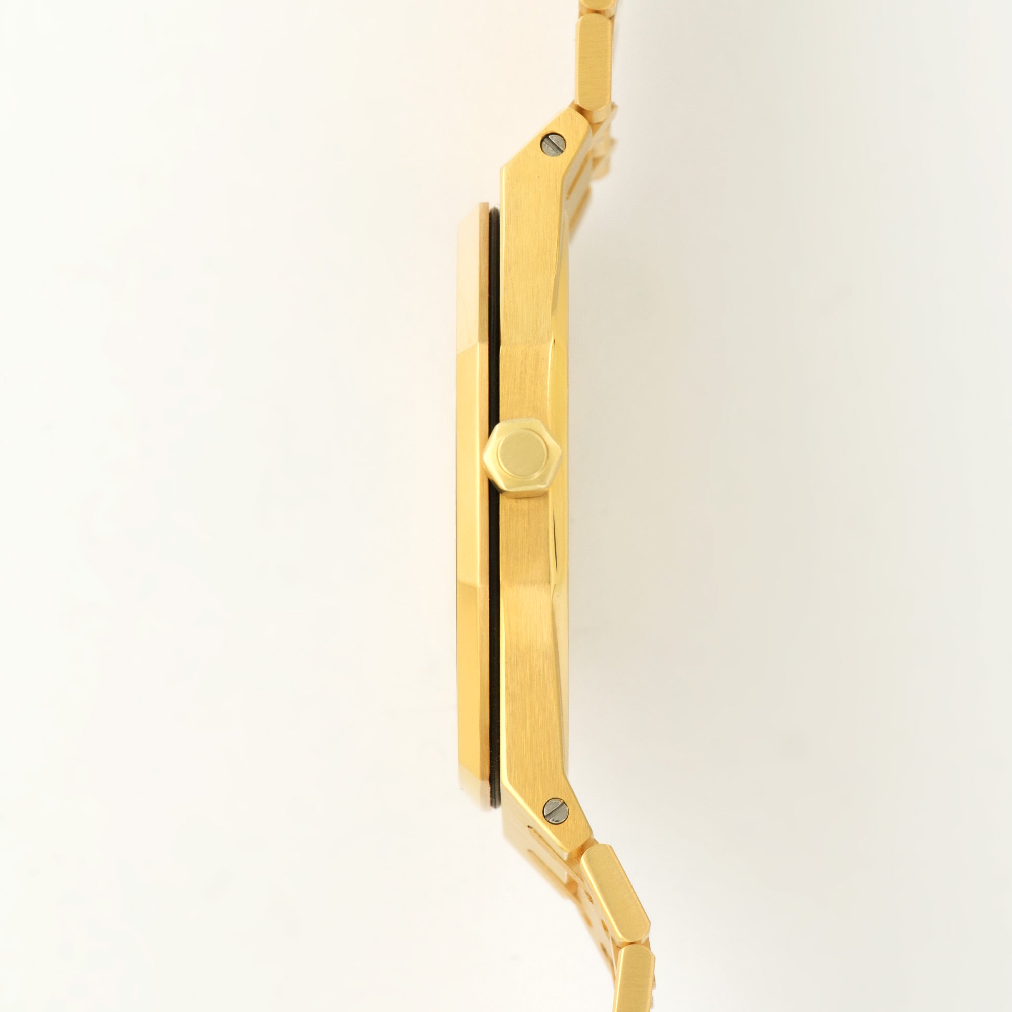 Audemars Piguet - Audemars Piguet Yellow Gold Royal Oak Jumbo Ref. 5402 - The Keystone Watches