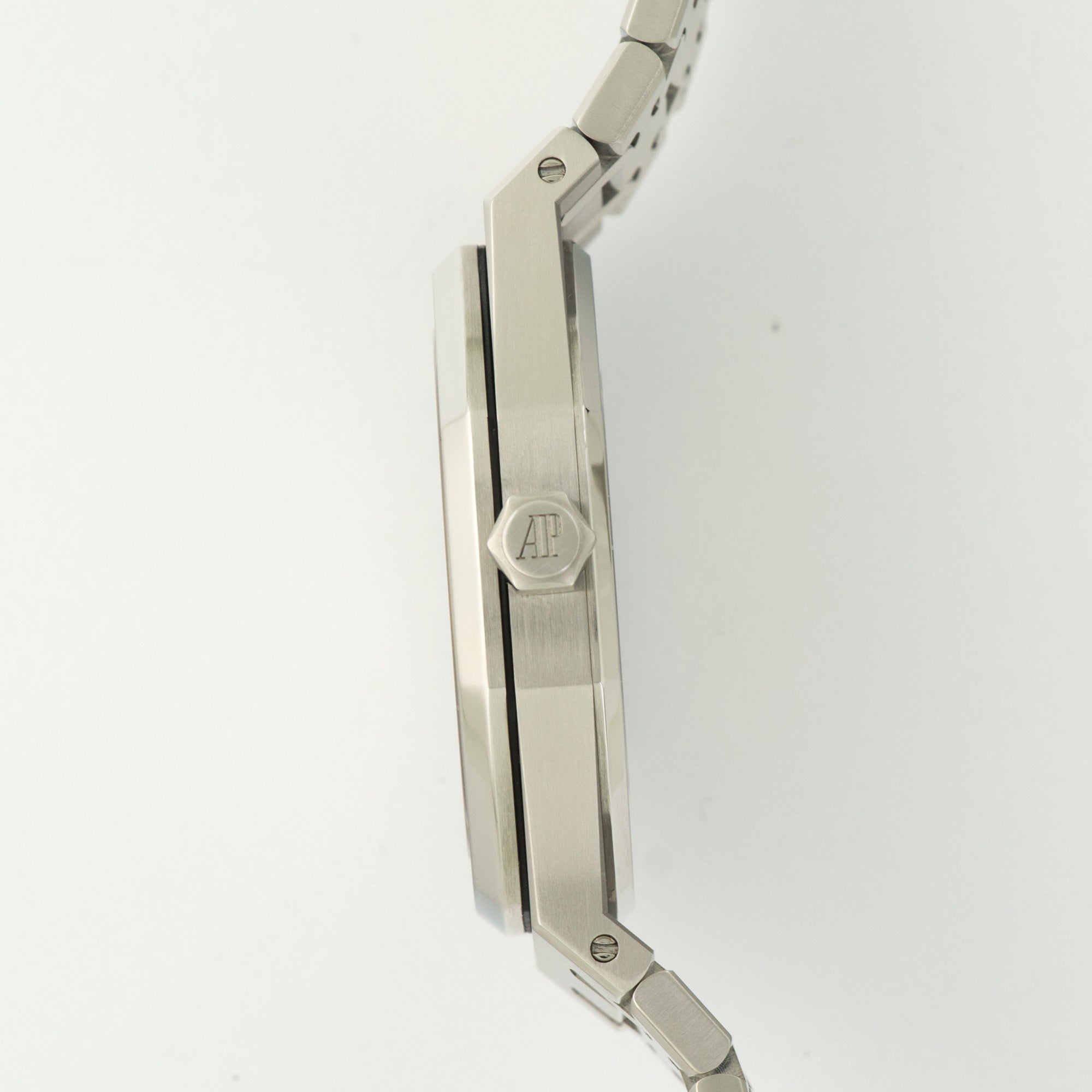 Audemars Piguet - Audemars Piguet Steel Royal Oak Jumbo Watch Ref. 15400 - The Keystone Watches