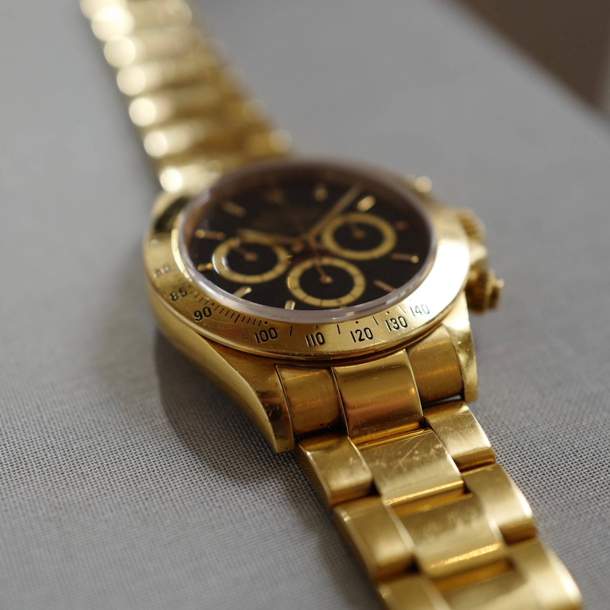 Rolex - Rolex Yellow Gold Cosmograph R-Series Floating Daytona Watch Ref. 16528 - The Keystone Watches