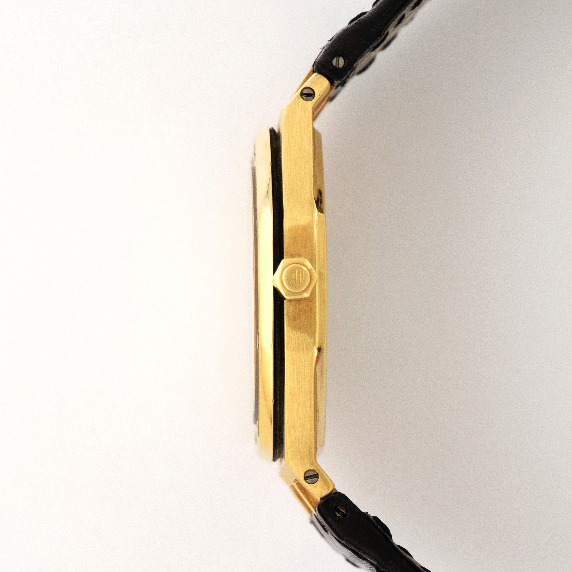 Audemars Piguet - Audemars Piguet Yellow Gold Royal Oak Ultra-Thin Watch Ref. 15202 - The Keystone Watches