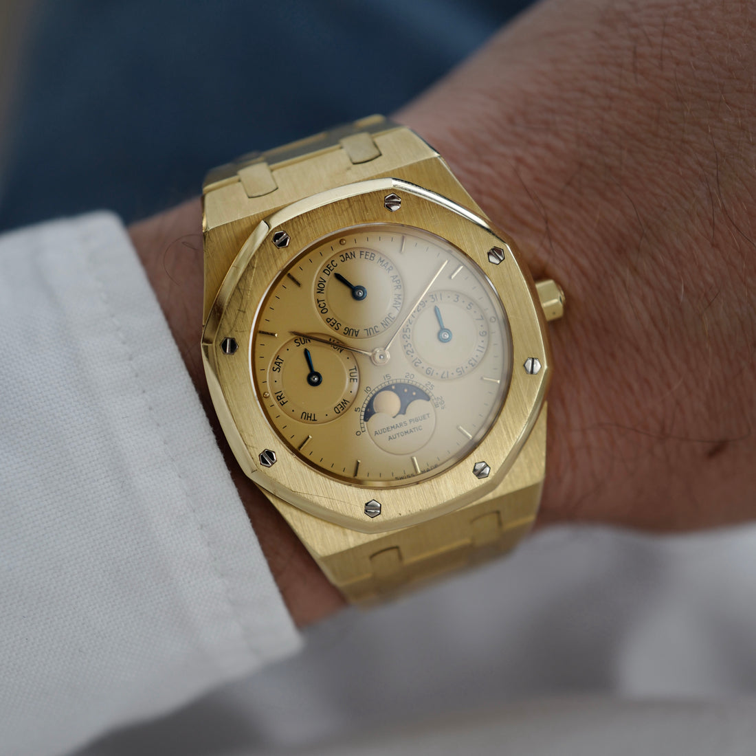 AUDEMARS PIGUET, ROYAL OAK QUANTIEME PERPETUEL AUTOMATIC REF 25654 A  STAINLESS STEEL AND YELLOW GOLD AUTOMATIC PERPETUAL CALENDAR WRISTWATCH  WITH MOON PHASES CIRCA 1990, Watches Online, Watches
