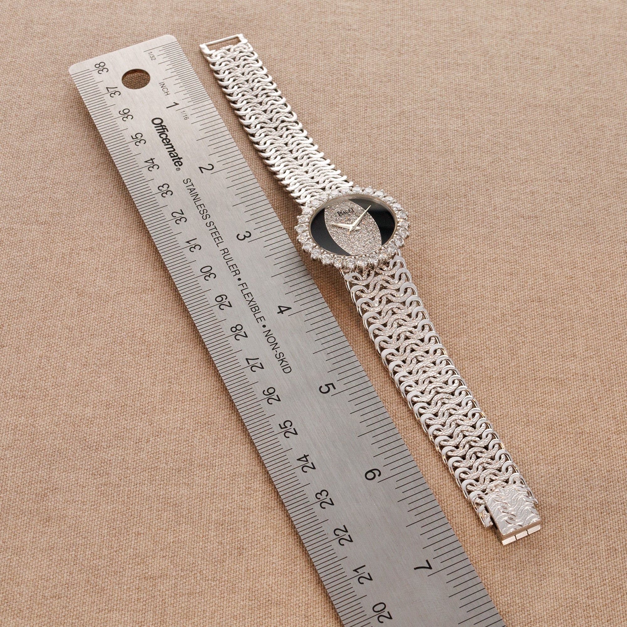 Piaget - Piaget White Gold Diamond Onyx Ref. 9802N93 - The Keystone Watches