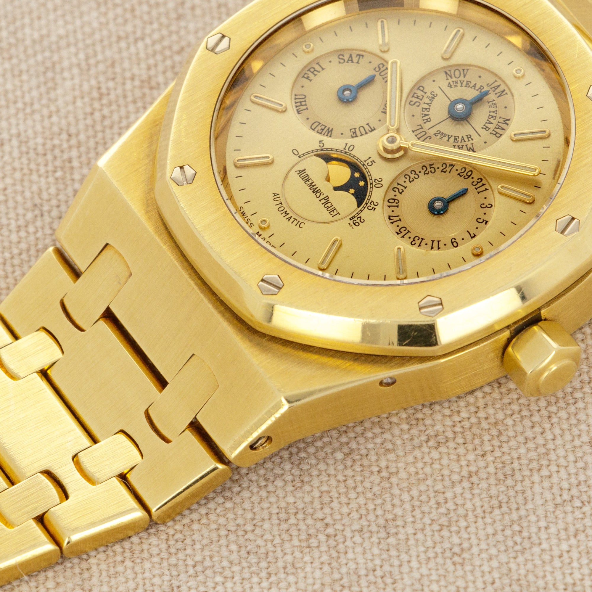 Audemars Piguet - Audemars Piguet Yellow Gold Royal Oak Quantieme Calendar Ref. 25800 - The Keystone Watches
