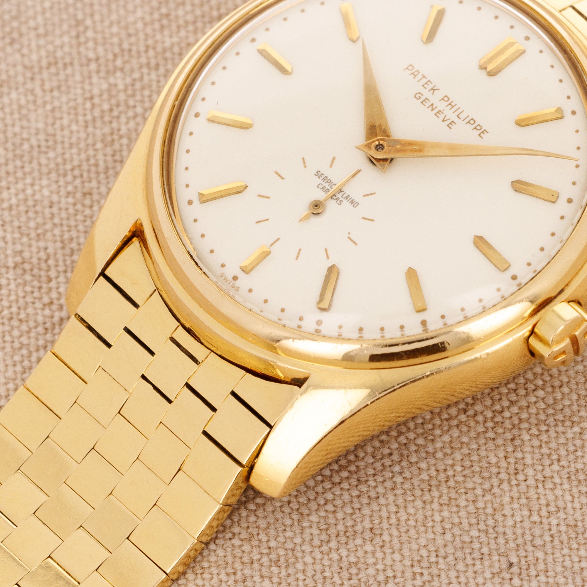 Patek Philippe - Patek Philippe Yellow Gold Calatrava, Ref. 2526 Retailed by Serpico Y Laino - The Keystone Watches