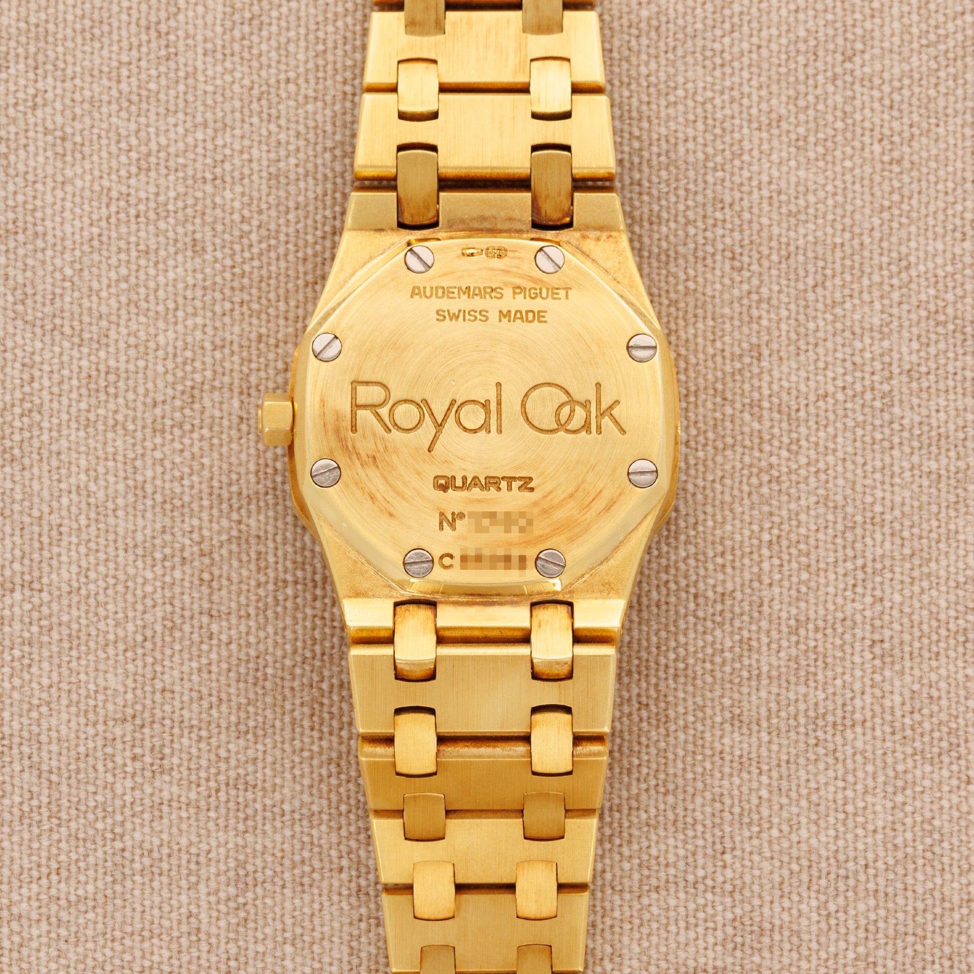 Audemars Piguet - Audemars Piguet Yellow Gold Royal Oak Ref. 66464 with Original Diamonds - The Keystone Watches