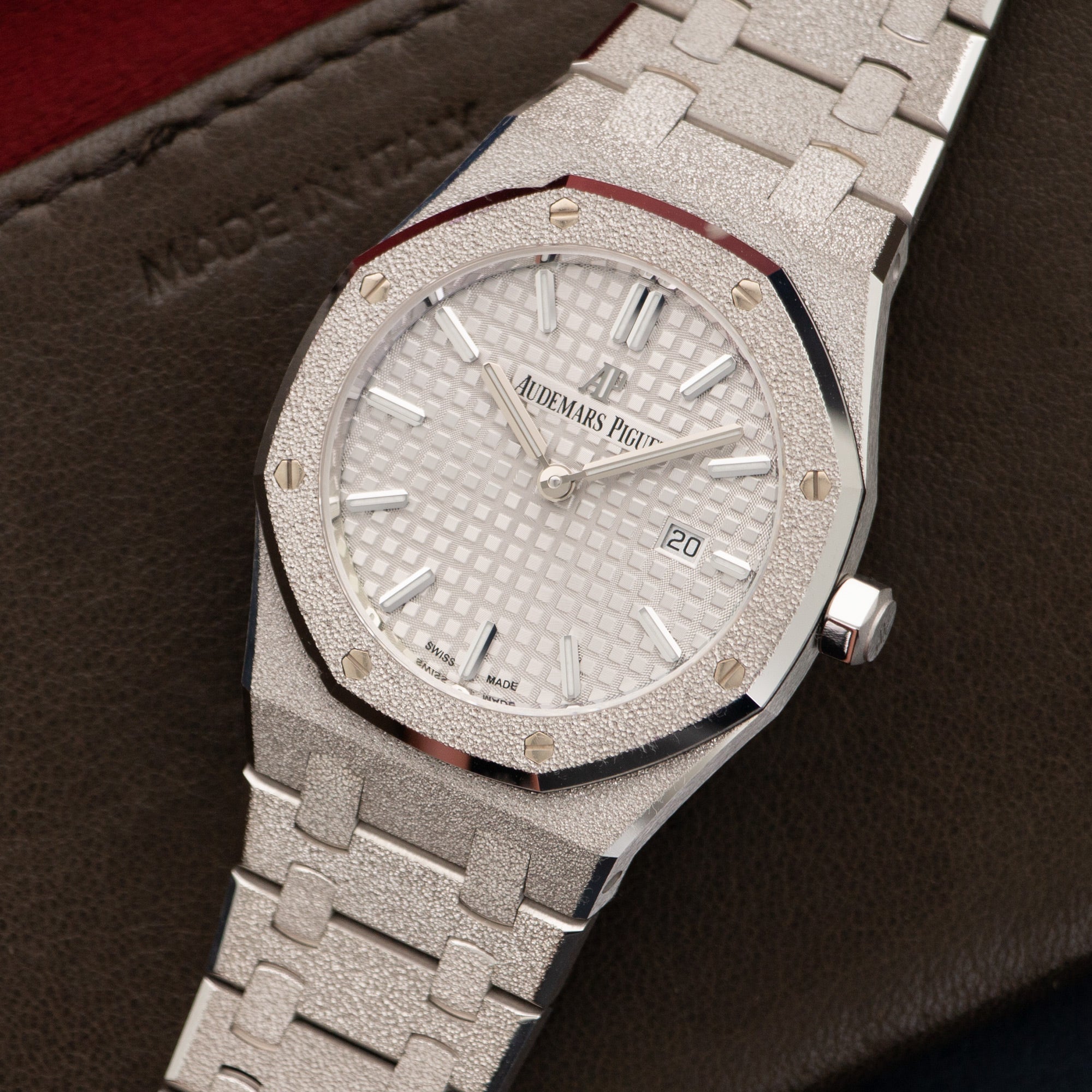 Audemars Piguet - Audemars Piguet White Gold Royal Oak Frosted Watch Ref. 67653 - The Keystone Watches