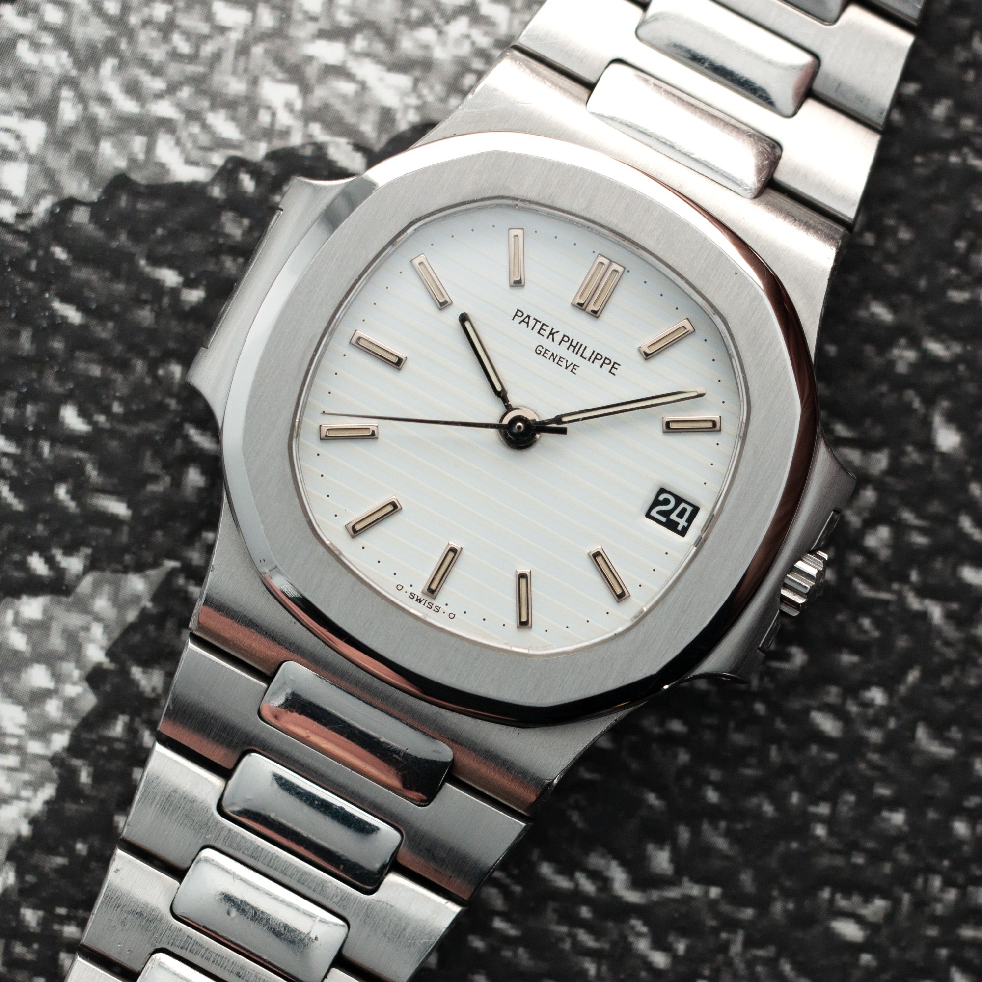 Patek Philippe - Patek Philippe Steel Nautilus Ref. 3800 with White Dial - The Keystone Watches