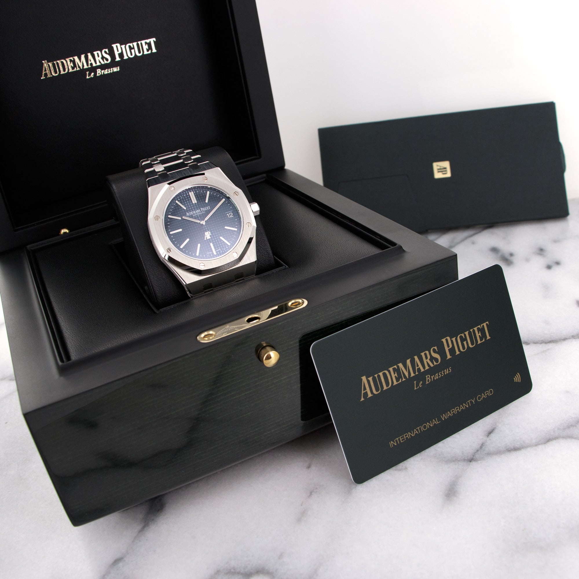 Audemars Piguet - Audemars Piguet Ultra-Thin Royal Oak Jumbo Automatic Watch, Ref. 15202 - The Keystone Watches